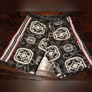 Maui Built Black and Gray Patterned Board Shorts 34